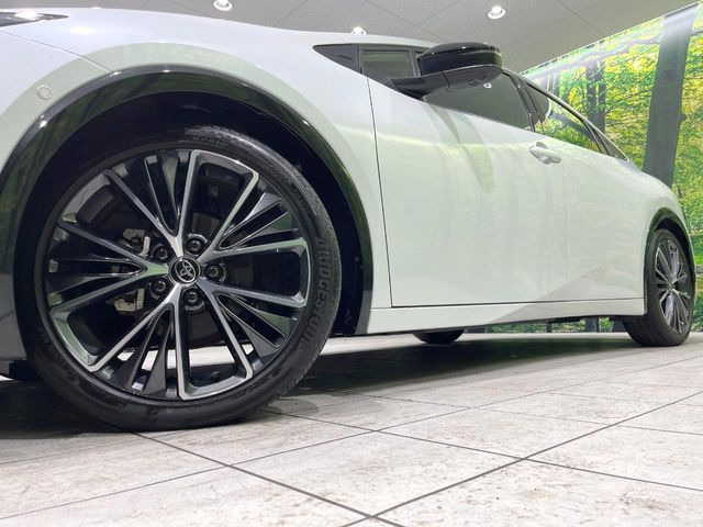 �y�O���[�h��p����19�C���`�A���~�z�C�[���z�f�U�C�����̍��������A���~�z�C�[���𑕒����Ă���܂��B�e��ЊO�A���~�z�C�[����A�X�^�b�h���X�^�C�����戵�����Ă���܂��B���񂲑��k����������