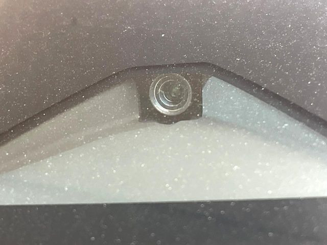 �y�C���e���W�F���g�G�}�[�W�F���V�[�u���[�L�z�t�����g�J�����őO���̎ԗ�����s�҂����m�B�Փ˂������Ȏ��͏Փ˔�Q�y���u���[�L���쓮�A�Փˉ�����T�|�[�g�B�����S�Ƀh���C�u�����y���݂��������܂��B