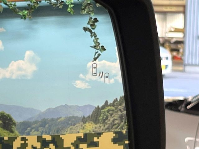 �y�u���C���h�X�|�b�g���[�j���O�z���s���A�h�A�~���[�̎��p�ɂȂ�₷���ӏ��Ɍ㑱�Ԃ��ڋ߂���ƃT�C�h�~���[�t�߂Ɍx����\���A�h���C�o�[�ɒ��ӊ��N�����Ă���܂��B