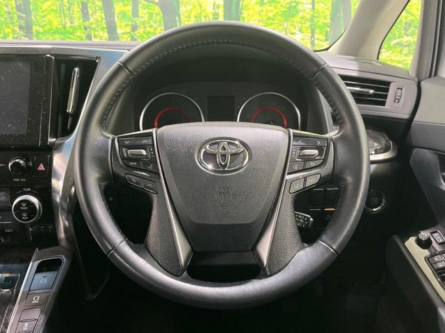 ステアリングも使用感が少なく、きれいな状態となっております♪