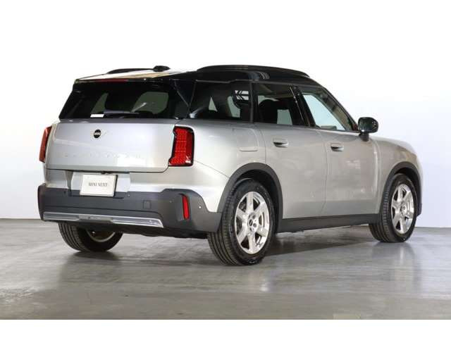 ミニカントリーマンE