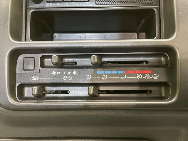 ���Ђł́A�S�ԁw�C�����Ȃ��x�̂��Ԃ̂ݎ�舵���Ă���܂��B��C�o�C���[�ɂ�錵�I�����d����̌�A���Ɍ�̎ԗ��`�F�b�N���s���A�l�N�X�e�[�W���F�肵�����i���Ȓ��ÎԂ����񋟂��Ă���܂��B