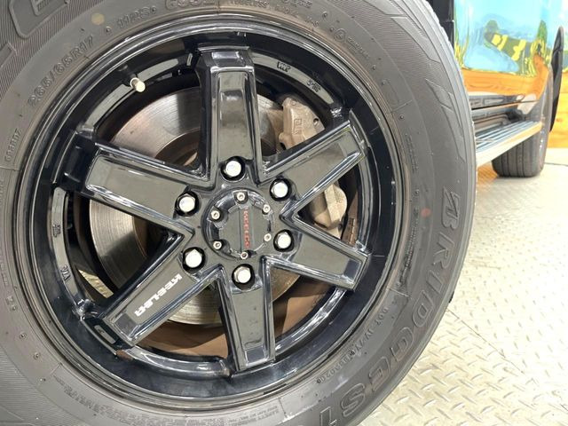 �y17�C���`�A���~�z�C�[���z�O�ςɃ}�b�`�����A���~�z�C�[���𑕒����Ă���܂��B�e��A���~�z�C�[����A�X�^�b�h���X�^�C�����戵�����Ă���܂��B���񂲑��k����������