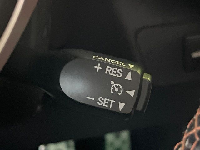 �y�N���[�Y�R���g���[���z�������H�����N���N���s�B�A�N�Z���𗣂��Ă���葬�x�ő��s���ł��A�������^�]���̕��S���y��!�����E�������ȒP�ȃX�C�b�`����Œ����ł��܂��B