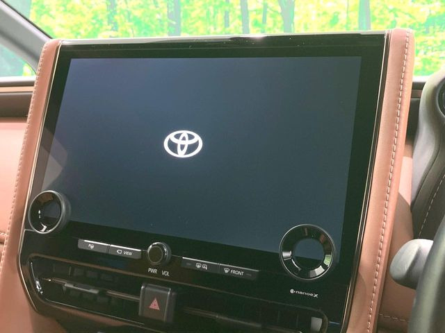 【14インチディスプレイオーディオ】画面内にオーディオ操作はもちろん、空調の調整機能なども盛り込んだ多機能なディスプレイオーディオです!スマートフォン連携はもちろん、車載ナビもお使いいただけます♪