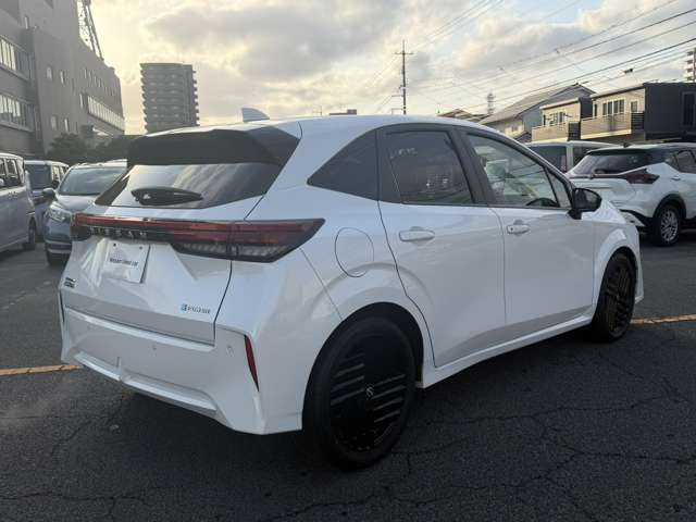 ノートオーラ1.2 G 90周年記念車