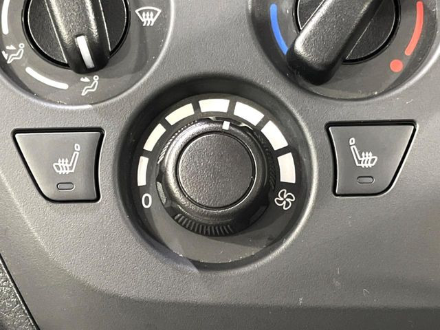 �y�V�[�g�q�[�^�[�z�������ɏd�󂷂�V�[�g�q�[�^�[!�G�A�R����葁�����܂��Ă����̂Ŋ�����̐l�����S�ł��ˁ�G�A�R���̉����͊������邩����A�Ƃ������ɂ����������߂ł��B