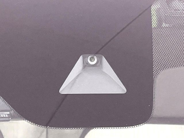 �y�G�}�[�W�F���V�[�u���[�L�z���s���ɑO���̎ԗ�����F�����A�Փ˂������Ȏ��͌x��ƃu���[�L�ŏՓˉ���Ɣ�Q�y�����A�V�X�g�B�����S�Ƀh���C�u�����y���݂��������܂��B