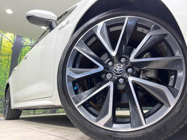 【純正18インチアルミホイール】外観にマッチした純正アルミホイールを装着しております。各種社外アルミホイールや、スタッドレスタイヤも取扱いしております。是非ご相談ください♪