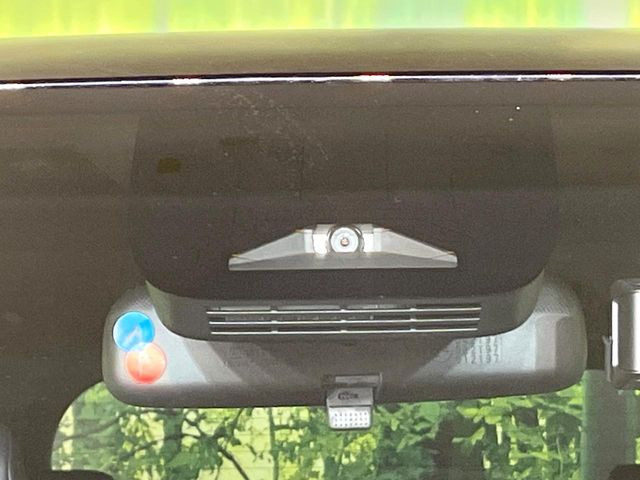 �y�g���^�Z�[�t�e�B�Z���X�z���s���ɑO���̎ԗ�����F�����A�Փ˂������Ȏ��͌x��ƃu���[�L�ŏՓˉ���Ɣ�Q�y�����A�V�X�g�B�����S�Ƀh���C�u�����y���݂��������܂��B