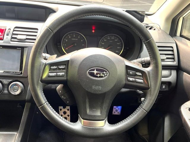 �y�����v�����X�e�A�����O�z�㎿�Ȋv���g�p���邱�ƂŁA��ɂ����������݂ƂĂ��^�]���₷���n���h���ł���