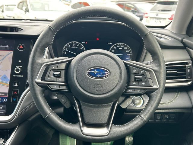 �y�����v�����X�e�A�����O�z�㎿�Ȋv���g�p���邱�ƂŁA��ɂ����������݂ƂĂ��^�]���₷���n���h���ł���