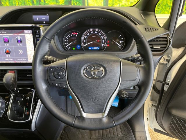 【トヨタセーフティセンス】走行中に前方の車両等を認識し、衝突しそうな時は警報とブレーキで衝突回避と被害軽減をアシスト。より安全にドライブをお楽しみいただけます。