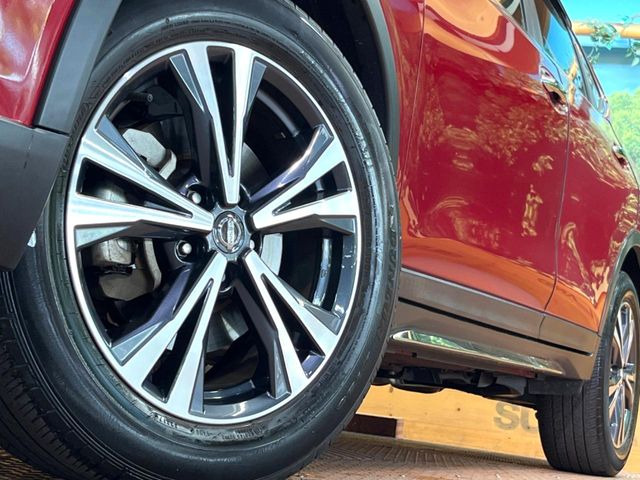 �y����18�C���`�A���~�z�C�[���z�O�ςɃ}�b�`���������A���~�z�C�[���𑕒����Ă���܂��B�e��ЊO�A���~�z�C�[����A�X�^�b�h���X�^�C�����戵�����Ă���܂��B���񂲑��k����������