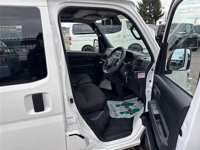 �[�ԑO�ɓ��O���̃N���[�j���O���������܂��B�e��R�[�e�B���O(�ʓr�L��)�����p�ӂ��Ă���܂��̂ŁA���񂲑��k���������B