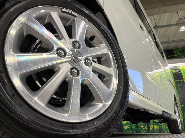 �y����14�C���`�A���~�z�C�[���z�O�ςɃ}�b�`���������A���~�z�C�[���𑕒����Ă���܂��B�e��ЊO�A���~�z�C�[����A�X�^�b�h���X�^�C�����戵�����Ă���܂��B���񂲑��k����������