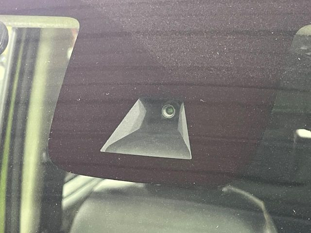 �y�C���e���W�F���g�G�}�[�W�F���V�[�u���[�L�z�t�����g�J�����őO���̎ԗ�����s�҂����m�B�Փ˂������Ȏ��͏Փ˔�Q�y���u���[�L���쓮�A�Փˉ�����T�|�[�g�B�����S�Ƀh���C�u�����y���݂��������܂��B