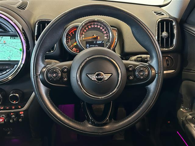 ミニクロスオーバークーパー SD オール4 4WD