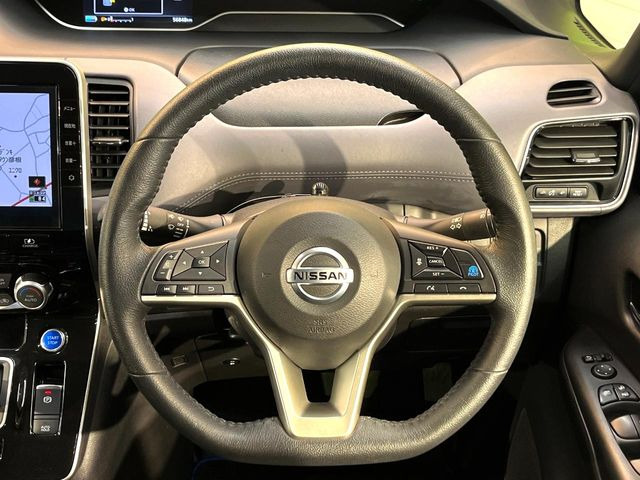 �y�����v�����X�e�A�����O�z�㎿�Ȋv���g�p���邱�ƂŁA��ɂ����������݂ƂĂ��^�]���₷���n���h���ł���