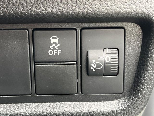 �y������h�~���u�z�ԗ��̉���������m����ƁA�����I�Ɏԗ��̐i�s������ۂ悤�Ɏԗ��𐧌䂵�܂��B�J�̓��ȂǊ���₷���H�ʏ󋵂ł����S�ȉ^�]���\�ł��B