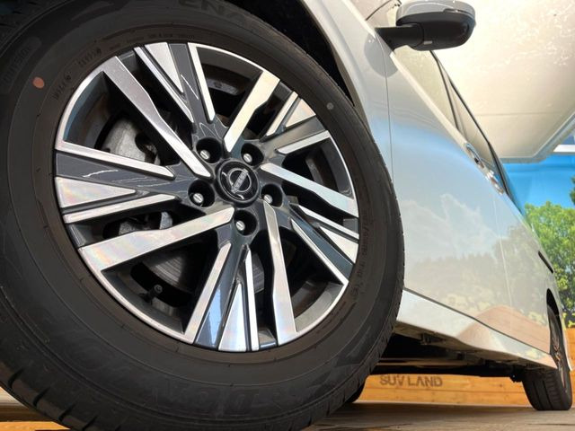 �y����16�C���`�A���~�z�C�[���z�O�ςɃ}�b�`���������A���~�z�C�[���𑕒����Ă���܂��B�e��ЊO�A���~�z�C�[����A�X�^�b�h���X�^�C�����戵�����Ă���܂��B���񂲑��k����������