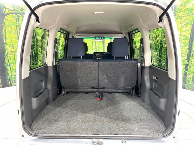 ���i�̂���������ʋ΁A���}���ɏ\���ȉ׎��X�y�[�X���m�ۂ��Ă���܂��B�Z�J���h�V�[�g��|���ƁA�傫�ȉו��̐ύڂ��\�ł���