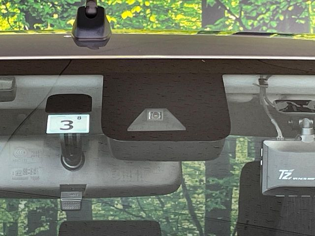 �y�g���^�Z�[�t�e�B�Z���X�z���s���ɑO���̎ԗ�����F�����A�Փ˂������Ȏ��͌x��ƃu���[�L�ŏՓˉ���Ɣ�Q�y�����A�V�X�g�B�����S�Ƀh���C�u�����y���݂��������܂��B