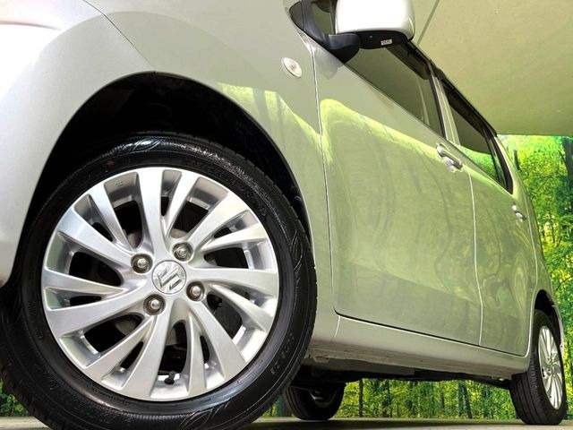 �O�ςɃ}�b�`���������A���~�z�C�[���𑕒����Ă���܂��B�e��ЊO�A���~�z�C�[����A�X�^�b�h���X�^�C�����戵�����Ă���܂��B���񂲑��k����������