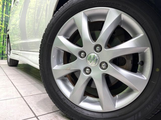 【純正15インチアルミホイール】外観にマッチした純正アルミホイールを装着しております。各種社外アルミホイールや、スタッドレスタイヤも取扱いしております。是非ご相談ください♪