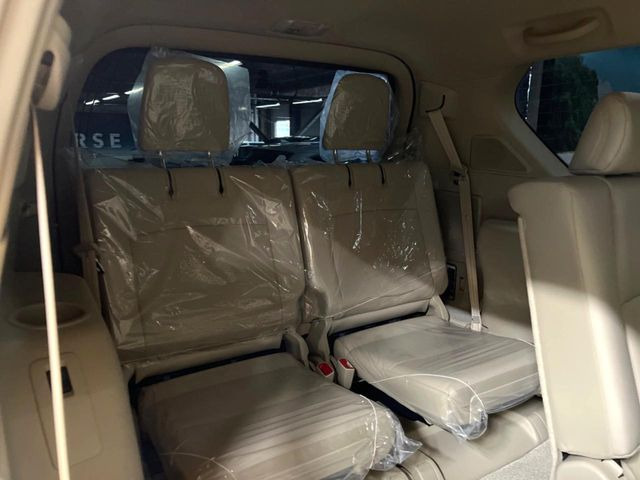 3列目シートはもちろん状態良好☆大人でもゆったりと座って頂けますので、大人数でのお出かけもラクラクです♪ご家族で、気の知れた仲間で、ドライブに行くのが楽しみですね♪