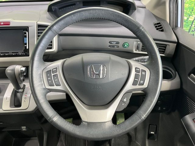 �y�����v�����X�e�A�����O�z�㎿�Ȋv���g�p���邱�ƂŁA��ɂ����������݂ƂĂ��^�]���₷���n���h���ł���