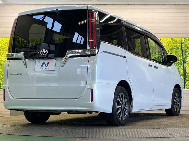 ☆全国のネクステージからお取り寄せが可能※!遠方の店舗に展示してあるクルマが気になる場合も、最寄りの店舗でご覧いただくことが可能です!是非私たちに要望をお聞かせください!※別途費用