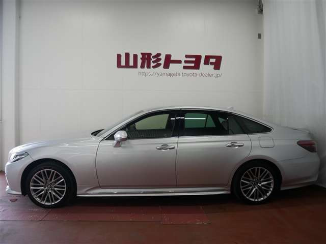 クラウンハイブリッド 2.5 RS Four 4WD