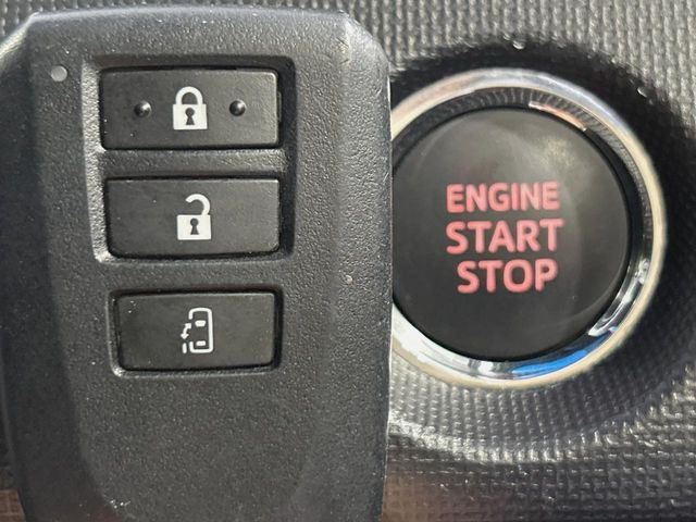 �y�X�}�[�g�L�[�z�J�o����|�P�b�g�ɓ��ꂽ�܂܂ł��h�A�̎{���E�������\�ȃX�}�[�g�L�[�𑕔��B�G���W���̃I���E�I�t�����J�M�����o���K�v����������Ƃ��Ă��֗��ł���