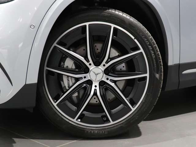 GLAクラスAMG GLA35 4マチック (BSG搭載モデル) 4WD