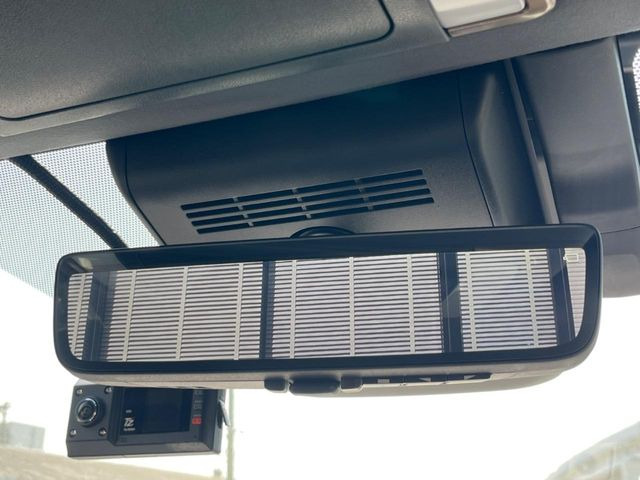 �y�f�W�^���C���i�[�~���[�z��Ȃ̑傫�ȉו��⓯��҂Ō�����m�F���Â炢���ł����S!�J�������B�e�����ԗ�����̉f�������[���~���[���ɕ\���B�N���A�Ȏ��E�ŏ󋵂̊m�F���\�ł�!