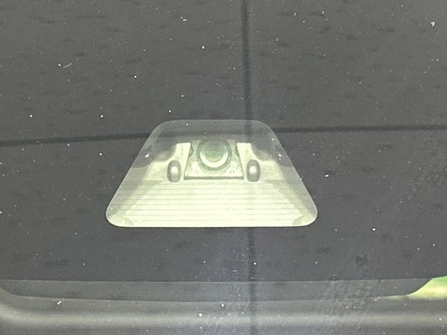 �y�X�}�[�g�A�V�X�g�z���s���ɑO���̎ԗ�����F�����A�Փ˂������Ȏ��͌x��ƃu���[�L�ŏՓˉ���Ɣ�Q�y�����A�V�X�g�B�����S�Ƀh���C�u�����y���݂��������܂��B