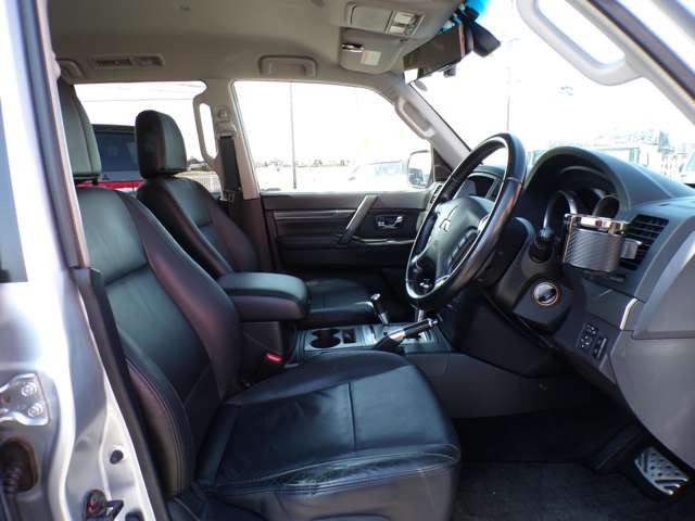 �O���[�v�݌�150��ȏ� �݌ɂɂȂ��Ԃ��T���܂������K���i�̃h���C�u���R�[�_�[�����t���\�ł� �{�X�ł̓��F���t�@�C�A ���[�h�X�^�[ �N���E�� LS �X�J�C���C�� �}�[�NX 86 �݌ɂ��L�x