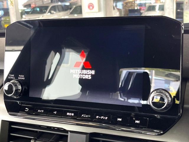 �y�����i�r�z�l�C�̏����i�r�𑕔����Ă���܂��B�i�r�̎g���₷���͂������A�I�[�f�B�I�@�\���[��!�L�����v�◷�s�͂������A�ʋ΂┃�����ȂǕ��i�̃h���C�u���y�����Ȃ�͂���