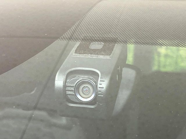 【ドライブレコーダー】ドライブレコーダー装備!走行中はもちろん、あおり運転や事故に遭遇した際、映像で記録し、万一のリスクに備えます。※記録用SDカードはお客様ご自身でご準備いただく必要があります。