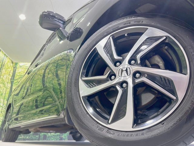 �y����17�C���`�A���~�z�C�[���z�O�ςɃ}�b�`���������A���~�z�C�[���𑕒����Ă���܂��B�e��ЊO�A���~�z�C�[����A�X�^�b�h���X�^�C�����戵�����Ă���܂��B���񂲑��k����������