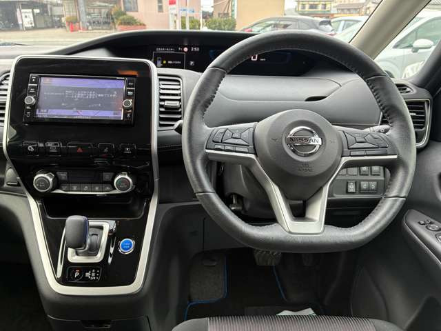 セレナ1.2 e-POWER ハイウェイスターV