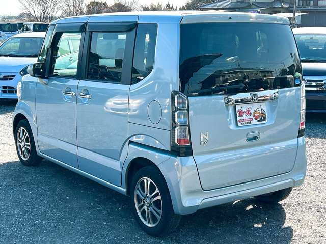 ���X�ł͌y�����Ԃ��畁�ʎԂ܂ŕ��L���I�[�����[�J�[�̎Ԏ�E�F�E�O���[�h��L�x�ɑ����Ă���܂��B