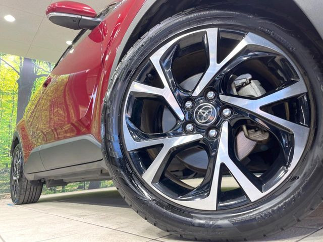 【純正18インチアルミホイール】外観にマッチした純正アルミホイールを装着しております。各種社外アルミホイールや、スタッドレスタイヤも取扱いしております。是非ご相談ください♪