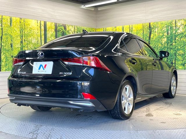 大好評を頂いておりますボディの弾スプラッシュコートも好評受付中。通常のガラスコートと異なる、耐久年数6年の無機質ガラスコーティングが、ボディをキレイな状態に保ってくれます。