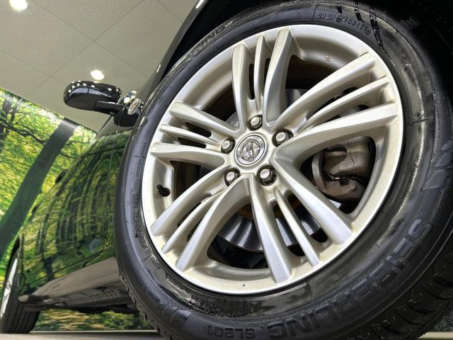 �y����17�C���`�A���~�z�C�[���z�O�ςɃ}�b�`���������A���~�z�C�[���𑕒����Ă���܂��B�e��ЊO�A���~�z�C�[����A�X�^�b�h���X�^�C�����戵�����Ă���܂��B���񂲑��k����������