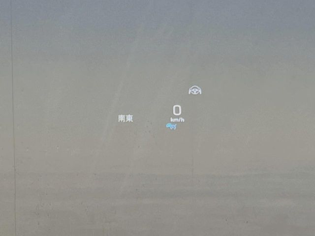 ���w�b�h�A�b�v�f�B�X�v���C:���݂̑��x�⑖�s�����f�W�^���\���ŉ^�]�ȑO���̃K���X�ɓ��e!�^�]���A���������炳���K�v�ȏ����m�F�ł���̂łƂ��Ă��֗��ň��S!