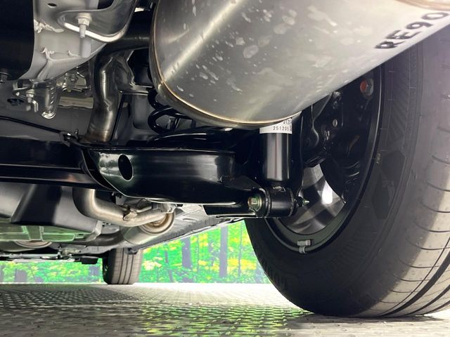 お車を安心してお乗りいただく為には、足回りの定期点検が欠かせません。サービスサポート(有償保証)では無料点検もご提供しており、安心のカーライフをお過ごしいただけるサポート体制が整っています。