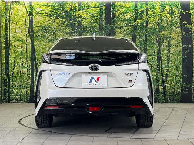 安心の最長10年・走行無制限保証(有償)をご用意。保証内容も充実はもちろん、無料点検&オイル交換や、年中無休の全国・24時間ロードサービスも付帯されておりますのでご安心下さい。