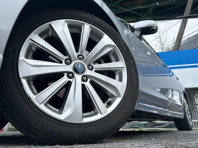 �y����18�C���`�A���~�z�C�[���z�O�ςɃ}�b�`���������A���~�z�C�[���𑕒����Ă���܂��B�e��ЊO�A���~�z�C�[����A�X�^�b�h���X�^�C�����戵�����Ă���܂��B���񂲑��k����������